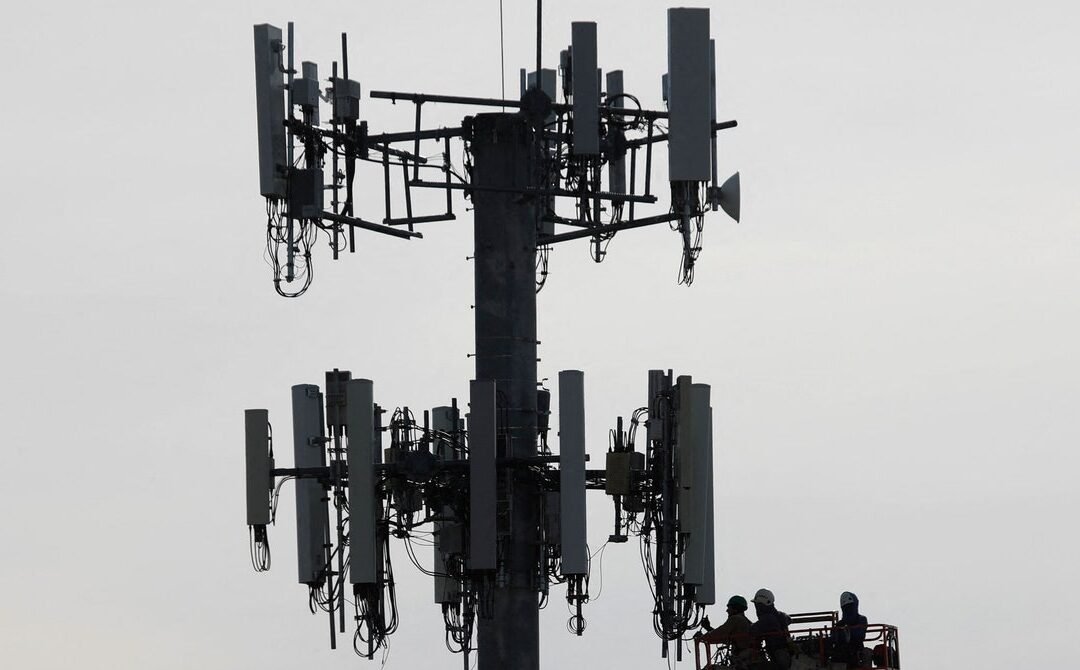 A 5G Shortcut Leaves Phones Exposed to Stingray Surveillance