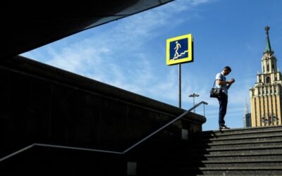 Apple and Google Go Further Than Ever to Appease Russia